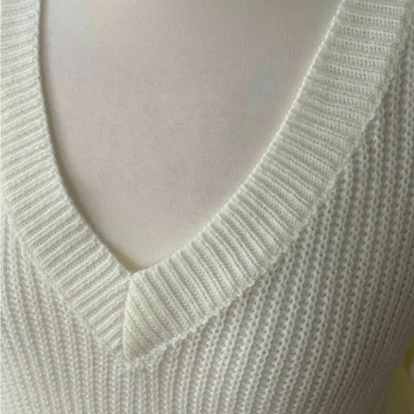 SHEIN Knit Sweater Striped Arms Size S 8 / 10 V-Neck Preppy Jumper - Picture 3 of 6